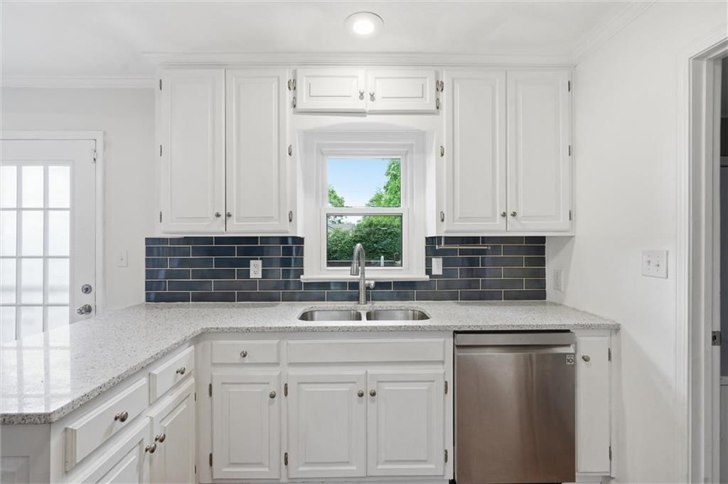 4745 W 61st Terrace — photo 9