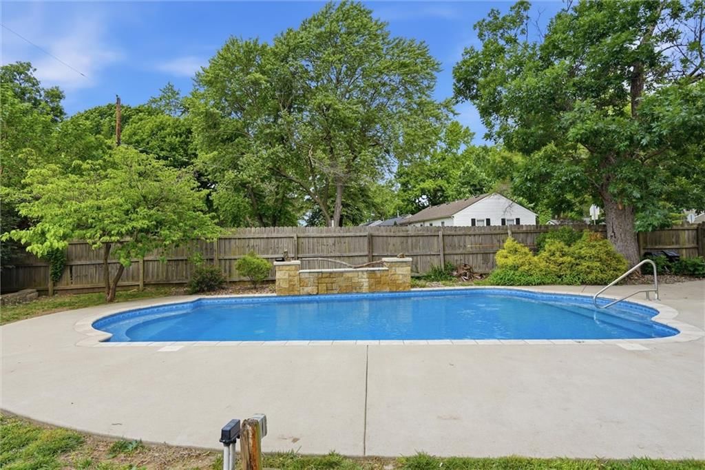 4745 W 61st Terrace — photo 36