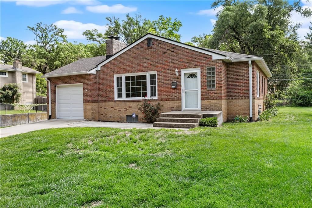 8219 Mercier Street — photo 3