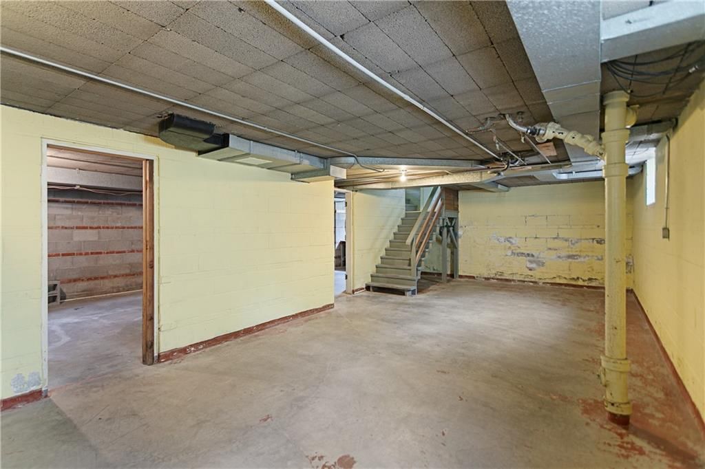 8219 Mercier Street — photo 22
