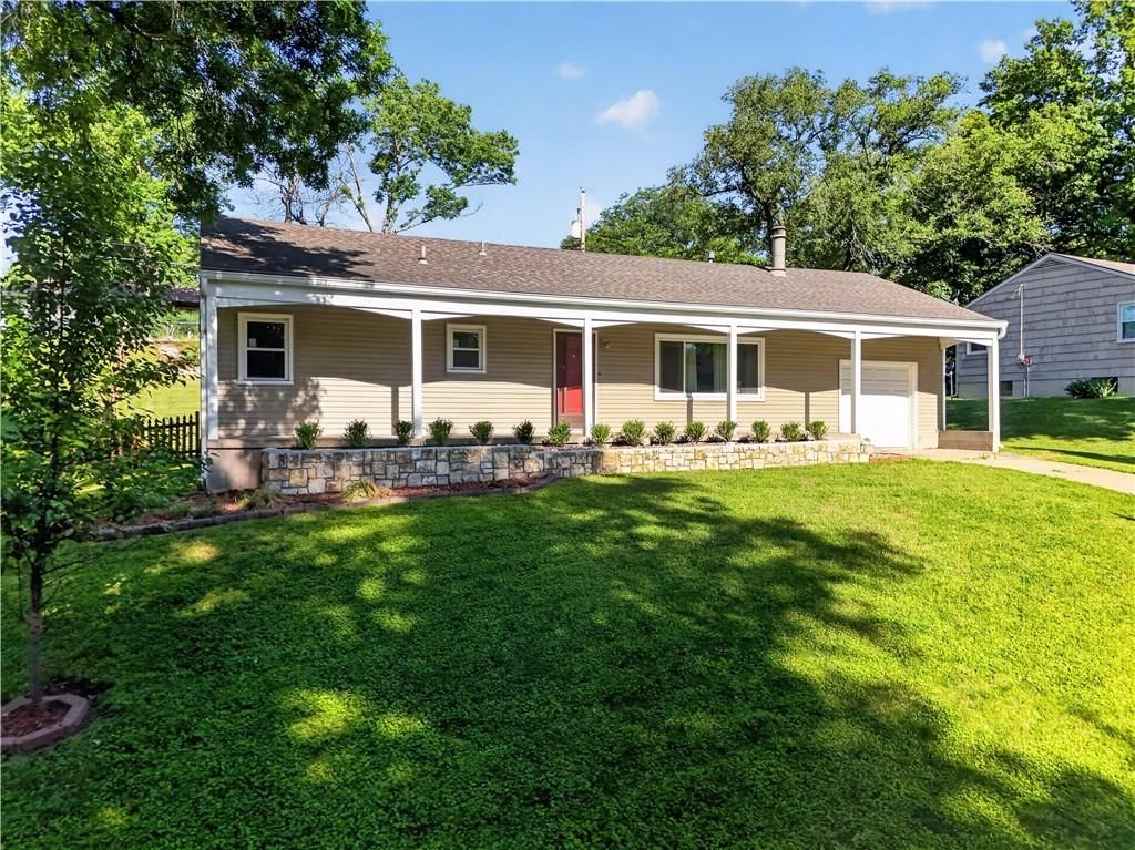 3940 N Grand Avenue — photo 3