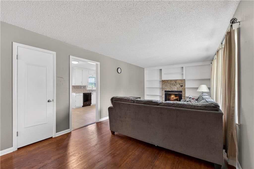 3940 N Grand Avenue — photo 9