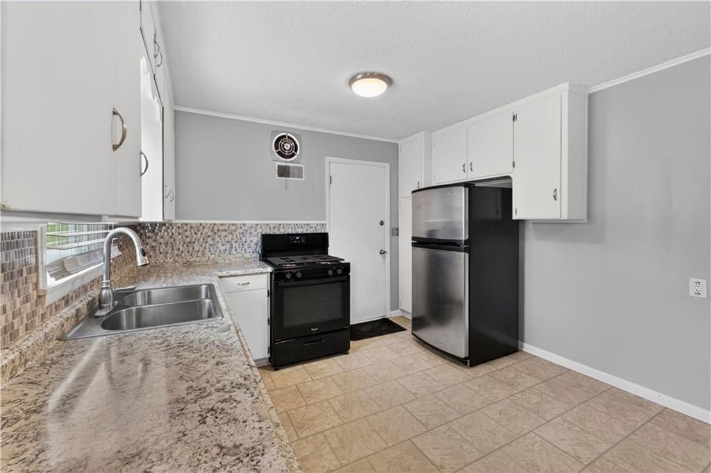 3940 N Grand Avenue — photo 10