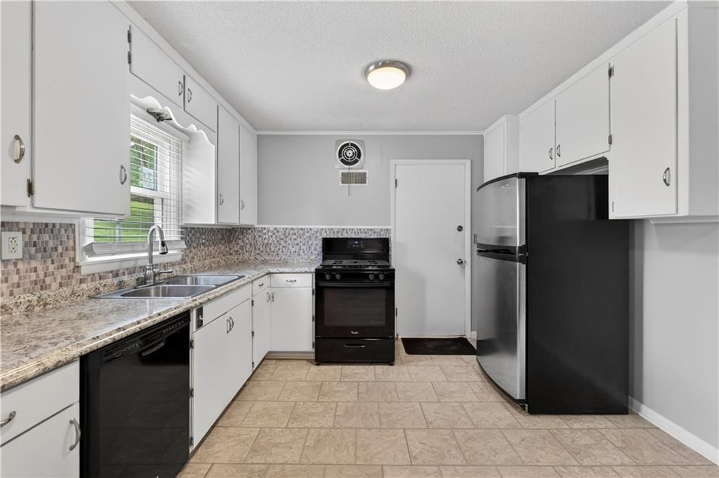3940 N Grand Avenue — photo 11