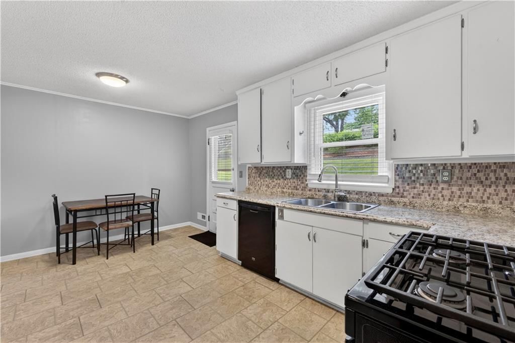 3940 N Grand Avenue — photo 13