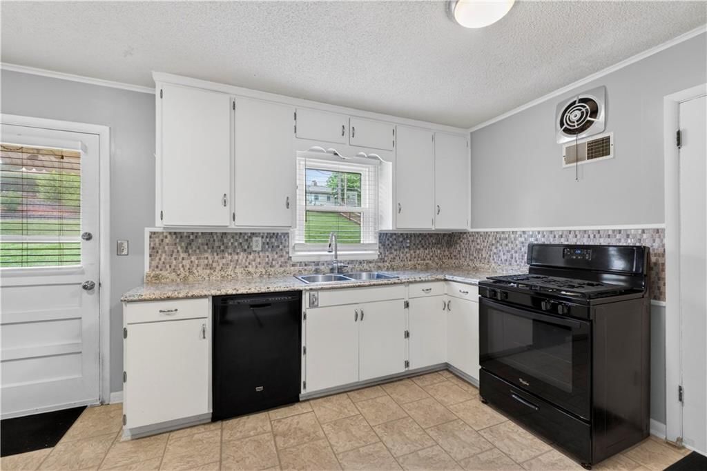 3940 N Grand Avenue — photo 14