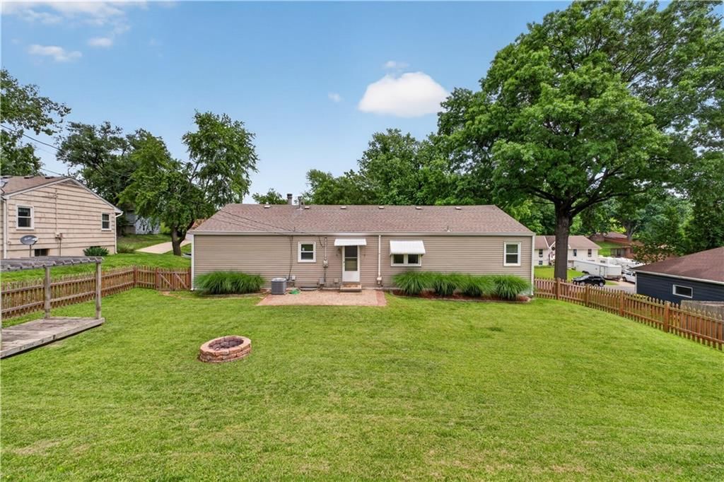 3940 N Grand Avenue — photo 25