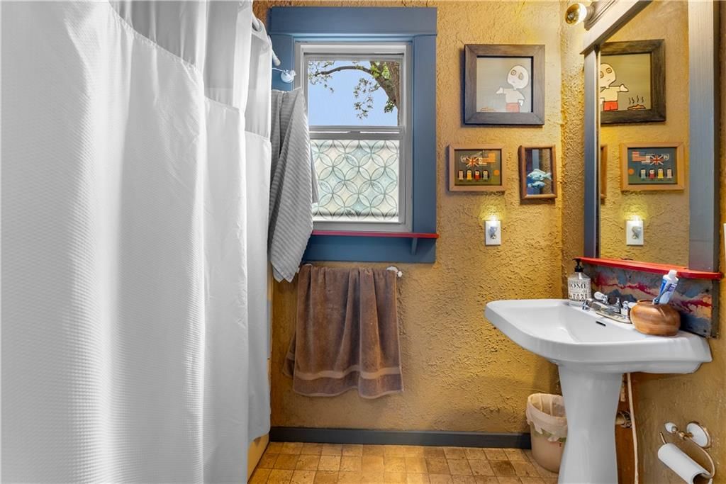 715 E 43RD Street — photo 17
