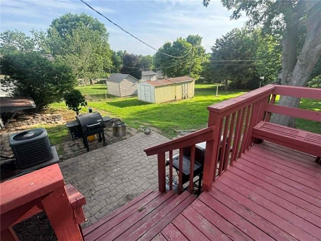 1922 S 39th Street — photo 18
