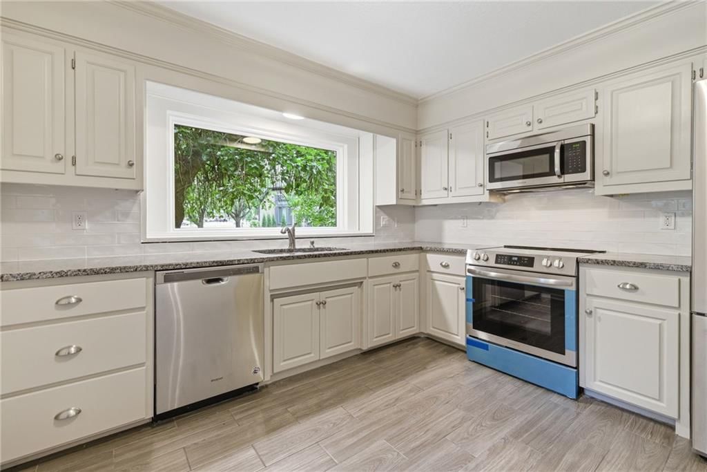 5204 W 112TH Street — photo 7