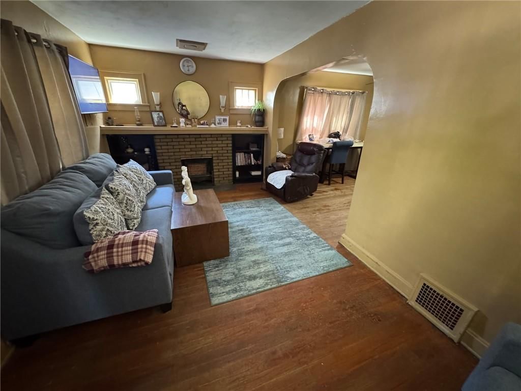 2206 Oakley Avenue — photo 3