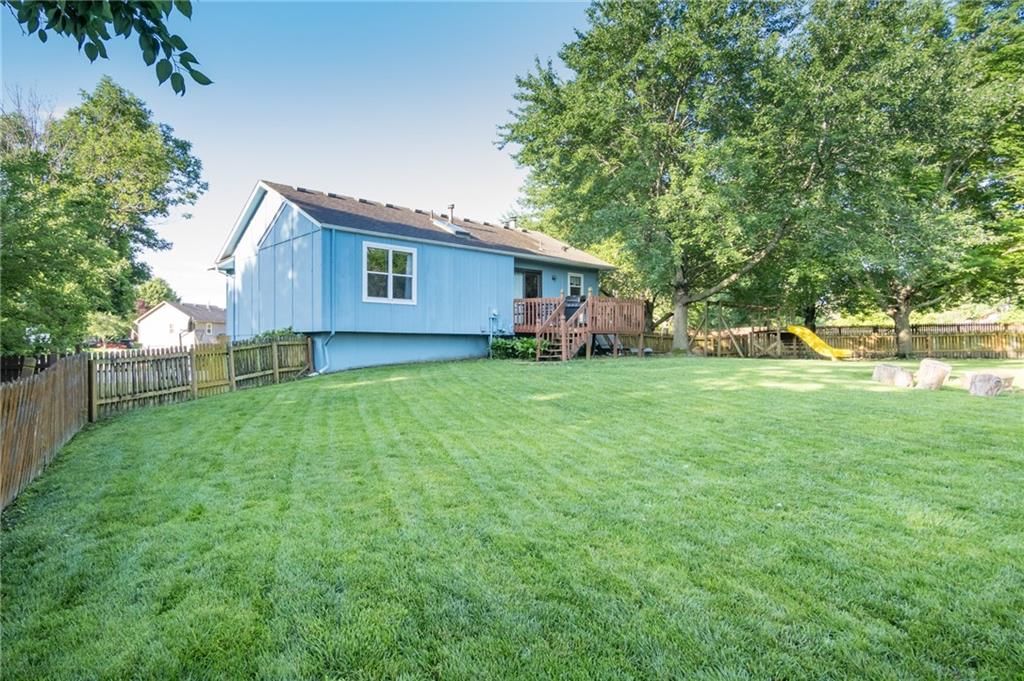 1306 HUNTINGTON Circle — photo 5