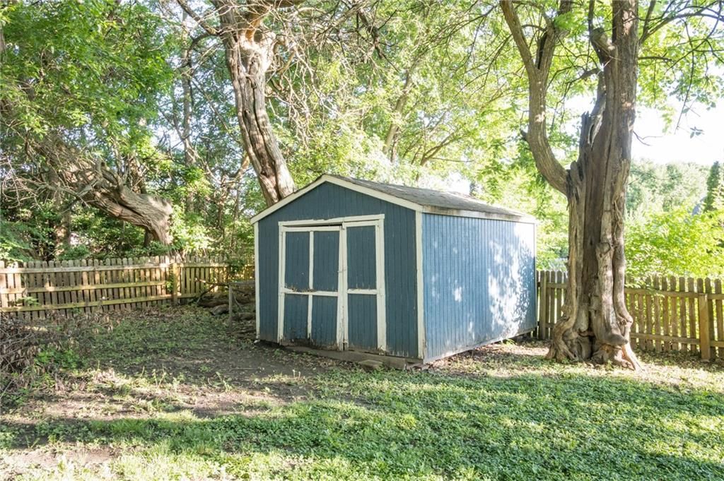 1306 HUNTINGTON Circle — photo 7