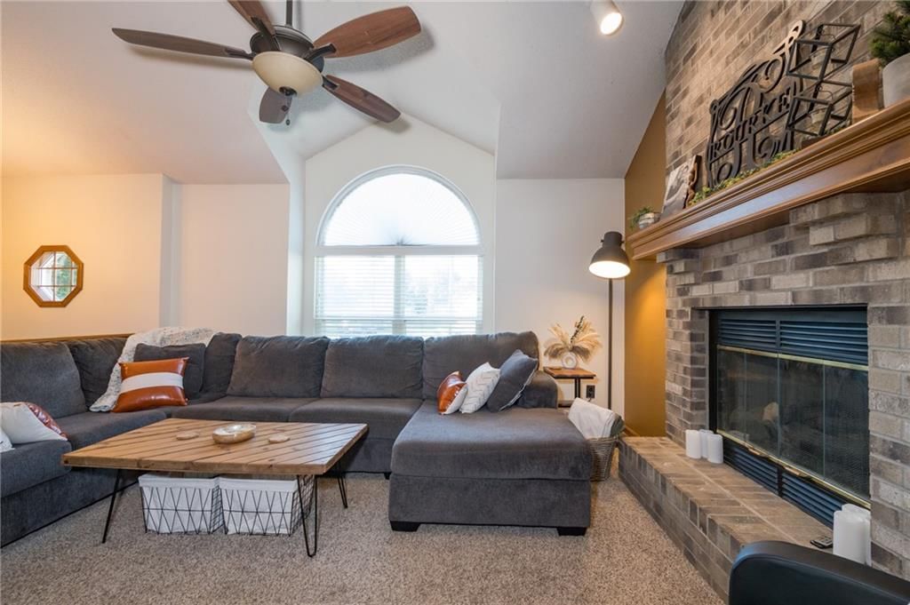 1306 HUNTINGTON Circle — photo 12