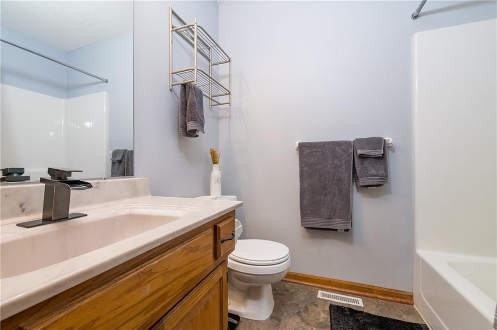 1306 HUNTINGTON Circle — photo 20