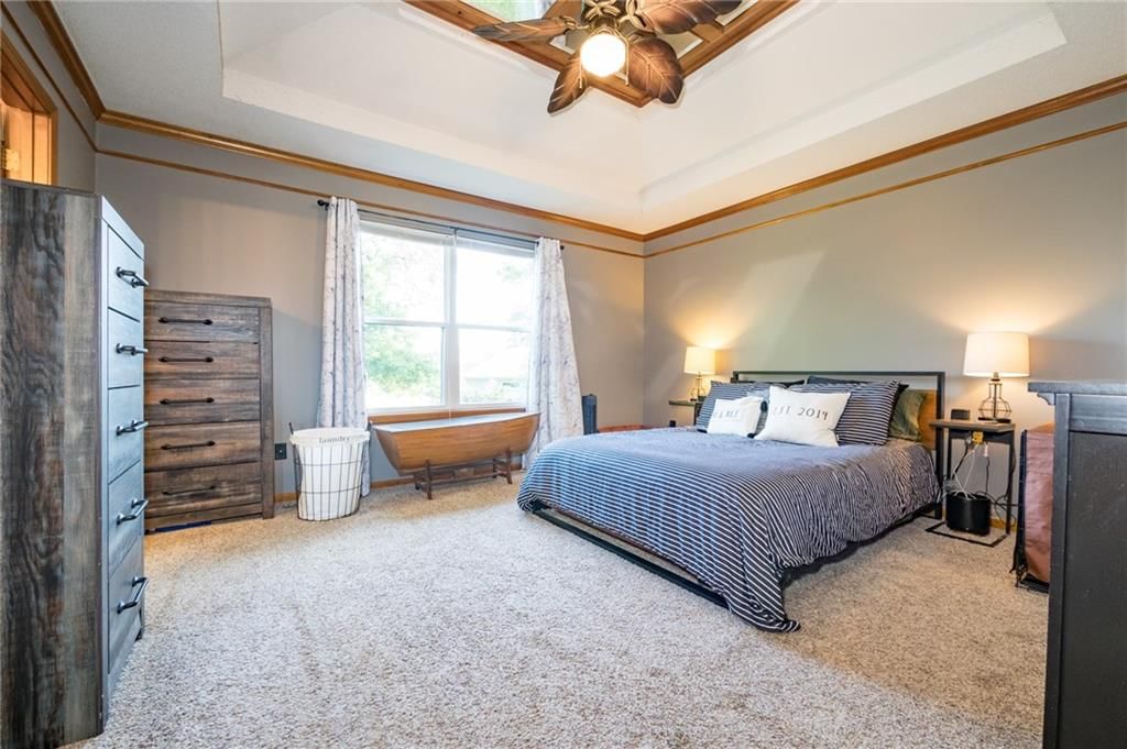 1306 HUNTINGTON Circle — photo 24