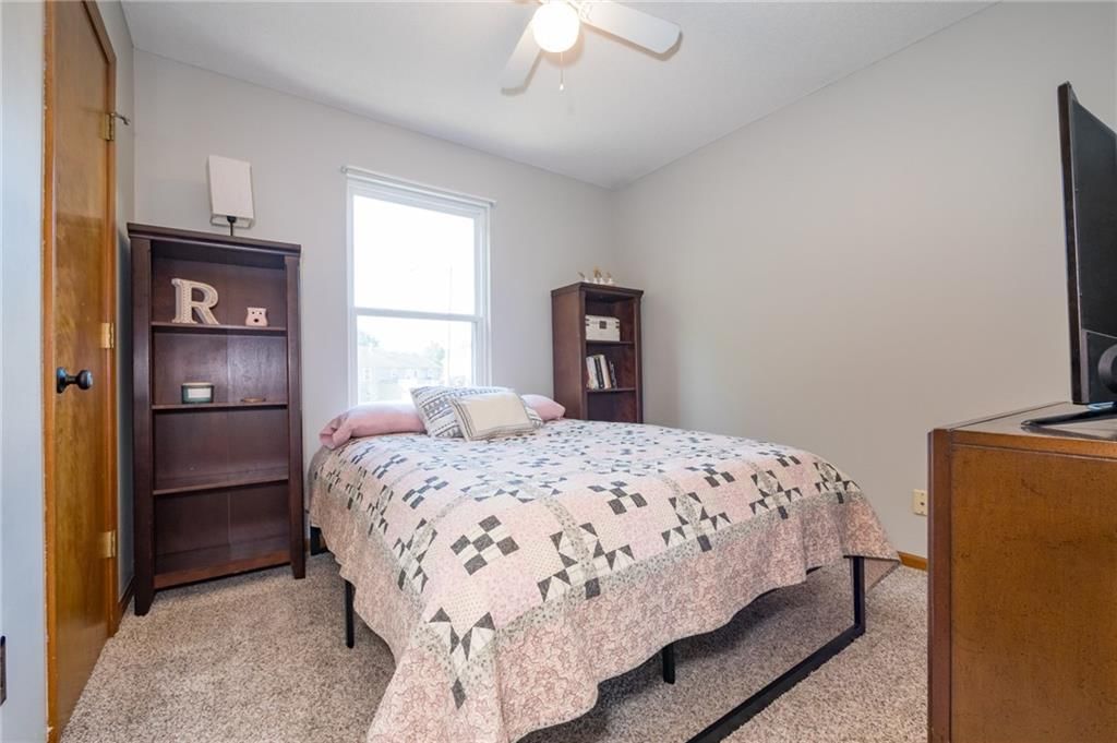 1306 HUNTINGTON Circle — photo 26