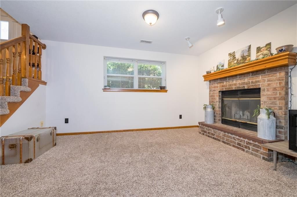 1306 HUNTINGTON Circle — photo 27