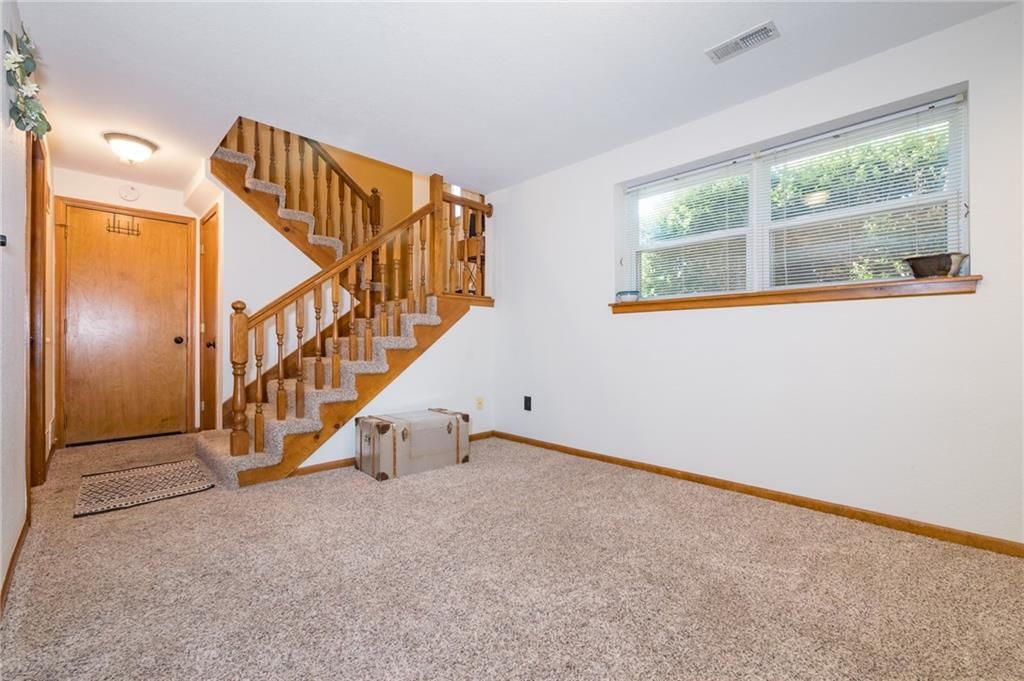 1306 HUNTINGTON Circle — photo 28