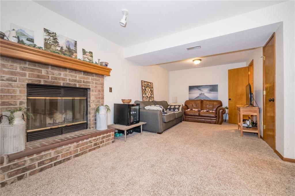 1306 HUNTINGTON Circle — photo 29
