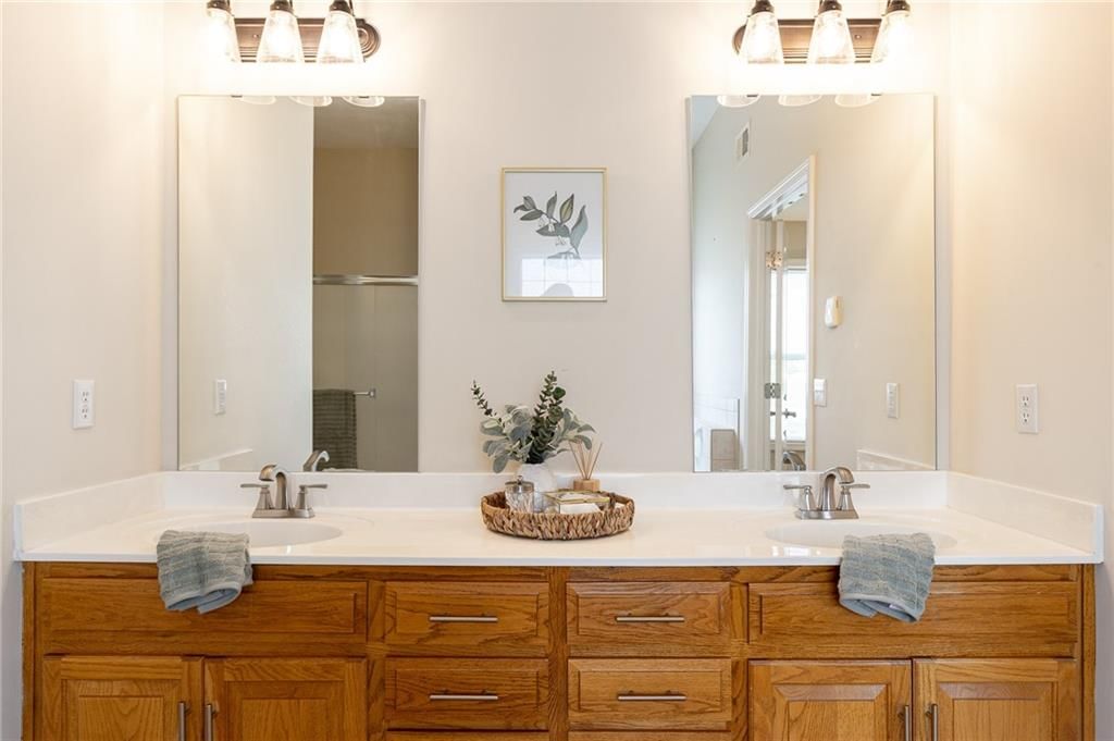 10804 N Randolph Avenue — photo 32
