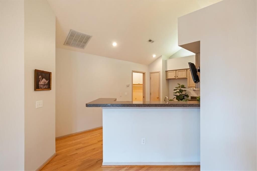 1958 W 139th Terrace — photo 14