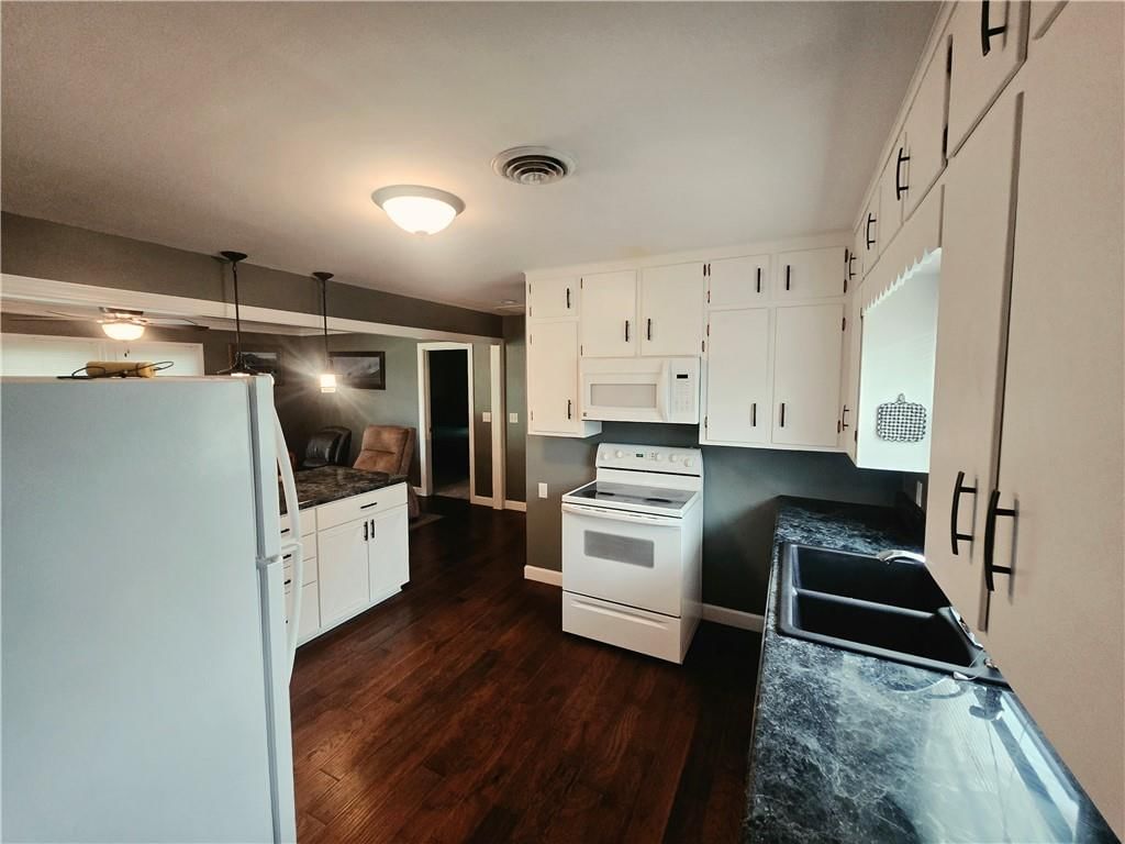 404 Spruce Street — photo 6