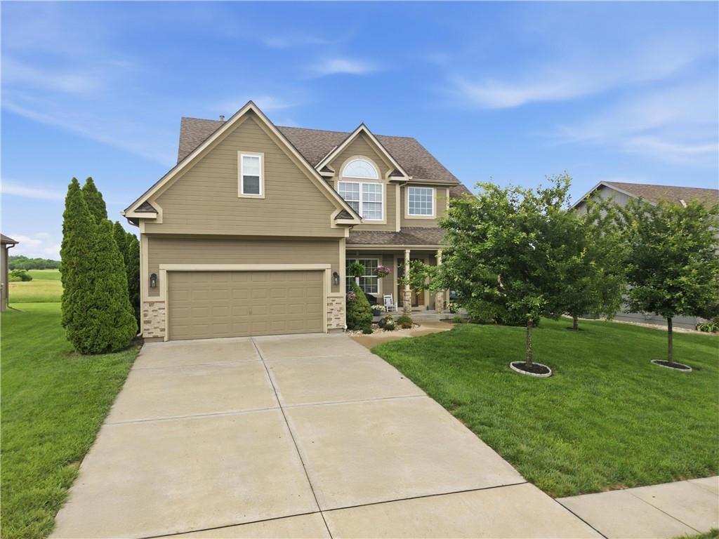 10806 Country Lane — photo 1