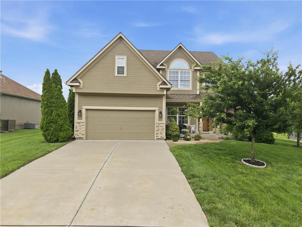 10806 Country Lane — photo 2