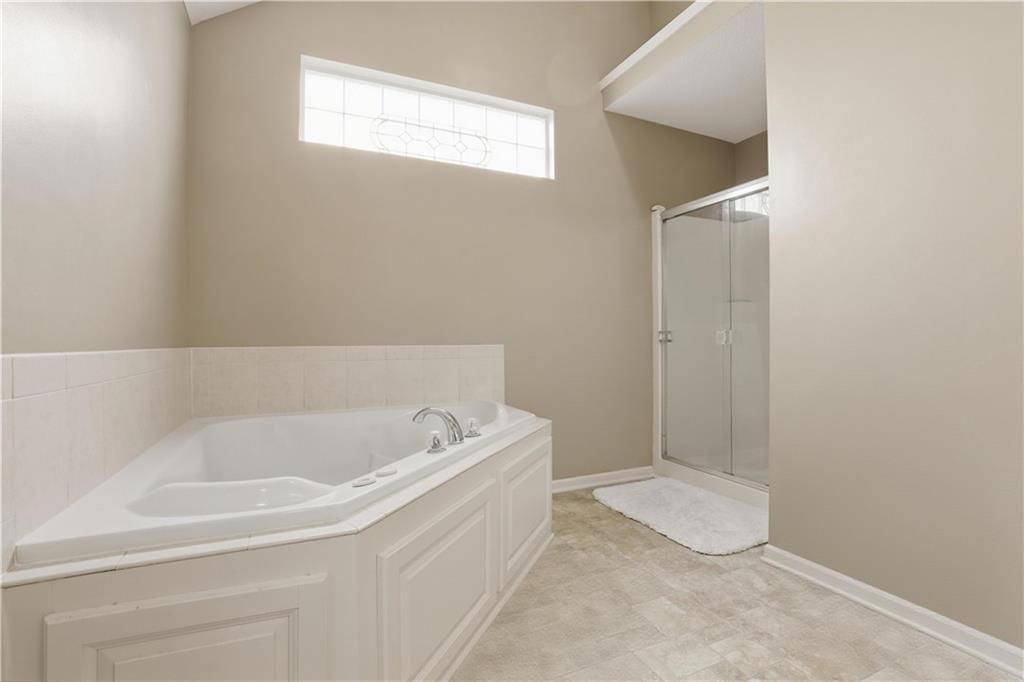 10806 Country Lane — photo 28