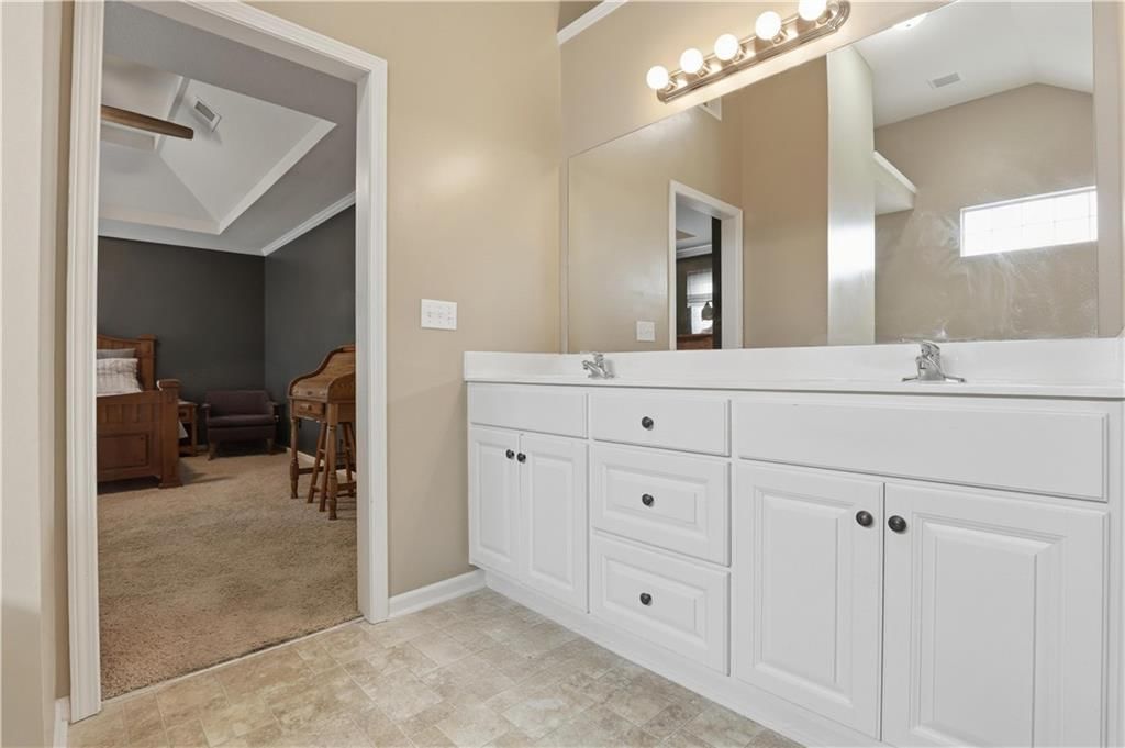 10806 Country Lane — photo 29