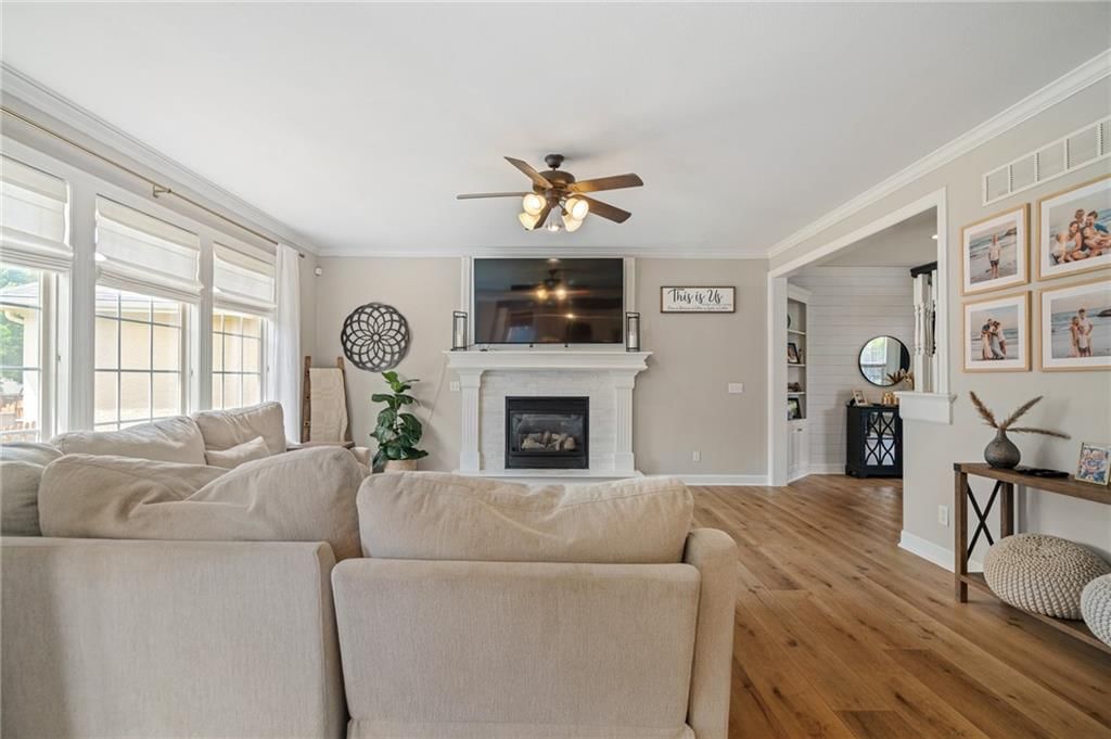 10122 Theden Circle — photo 11
