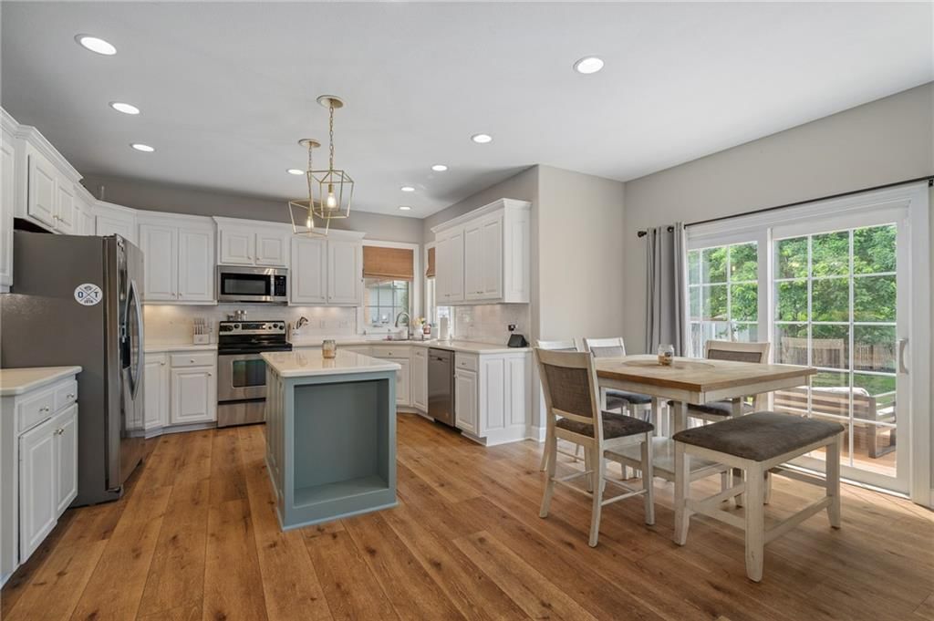 10122 Theden Circle — photo 12