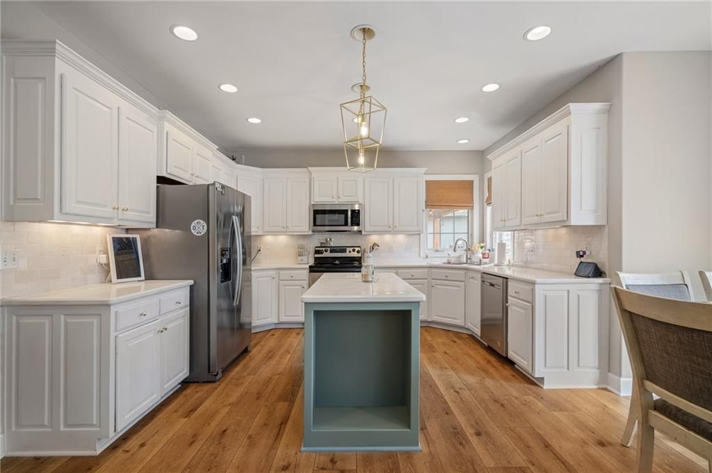10122 Theden Circle — photo 13
