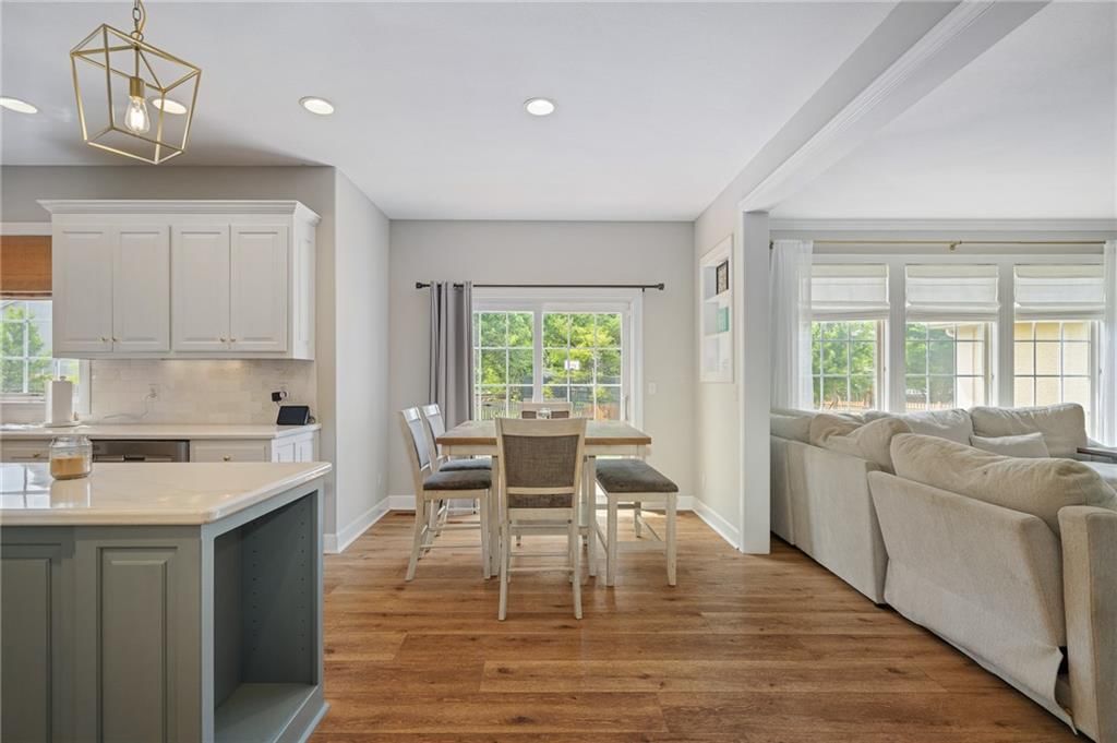 10122 Theden Circle — photo 15