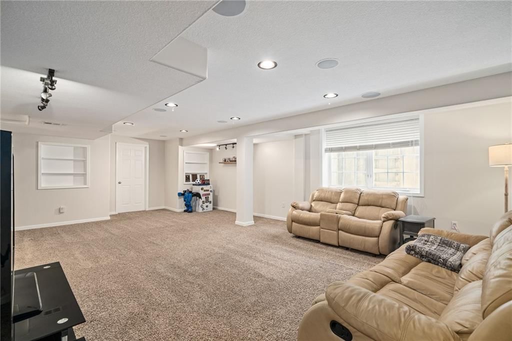 10122 Theden Circle — photo 39