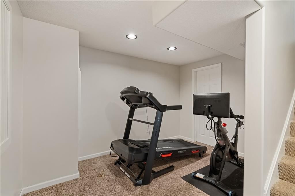 10122 Theden Circle — photo 43