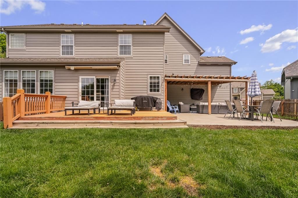10122 Theden Circle — photo 45