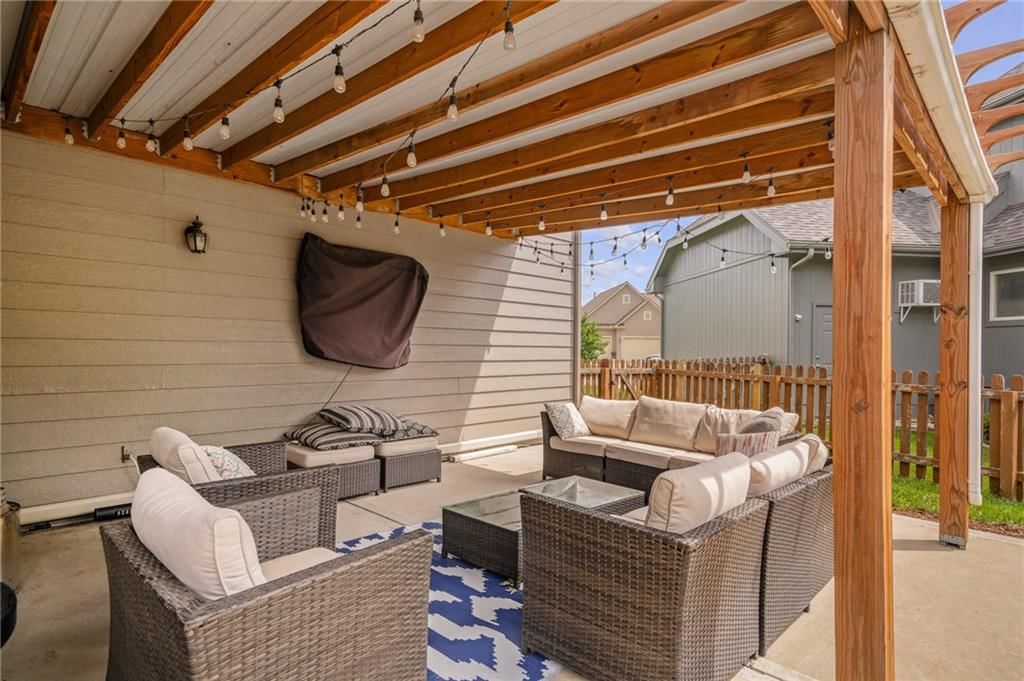 10122 Theden Circle — photo 49