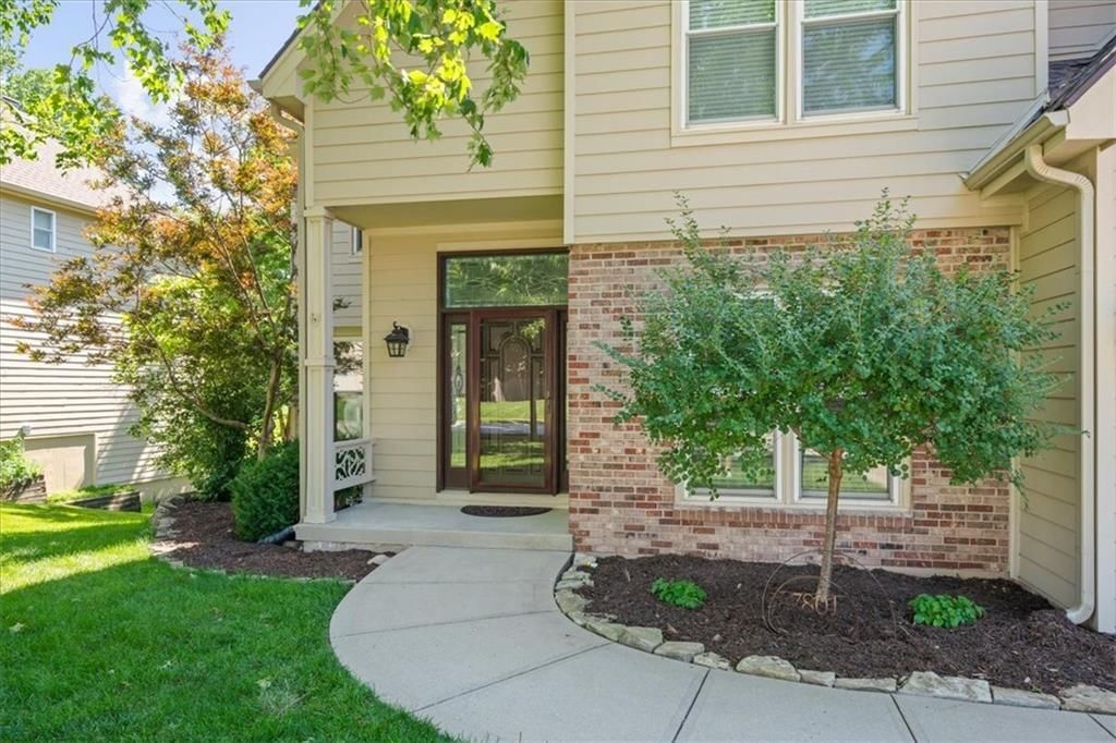 7801 N Revere Drive — photo 2