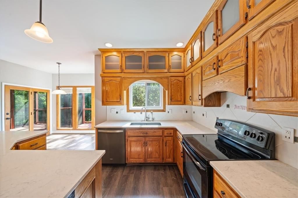7801 N Revere Drive — photo 16
