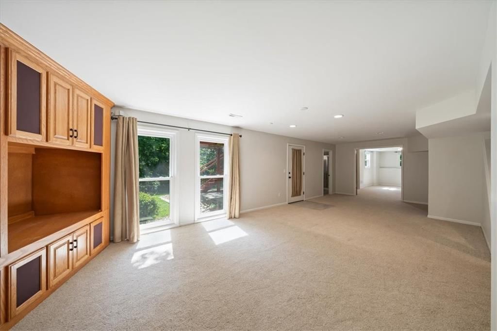 7801 N Revere Drive — photo 27
