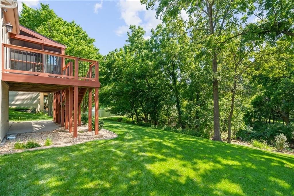 7801 N Revere Drive — photo 36