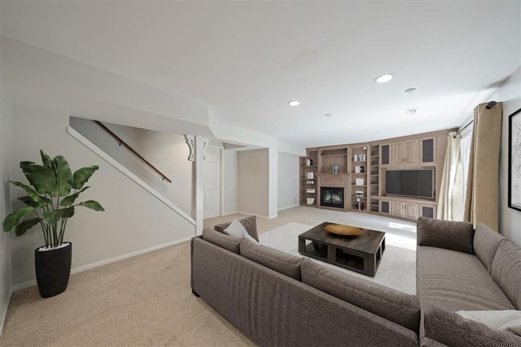 7801 N Revere Drive — photo 46