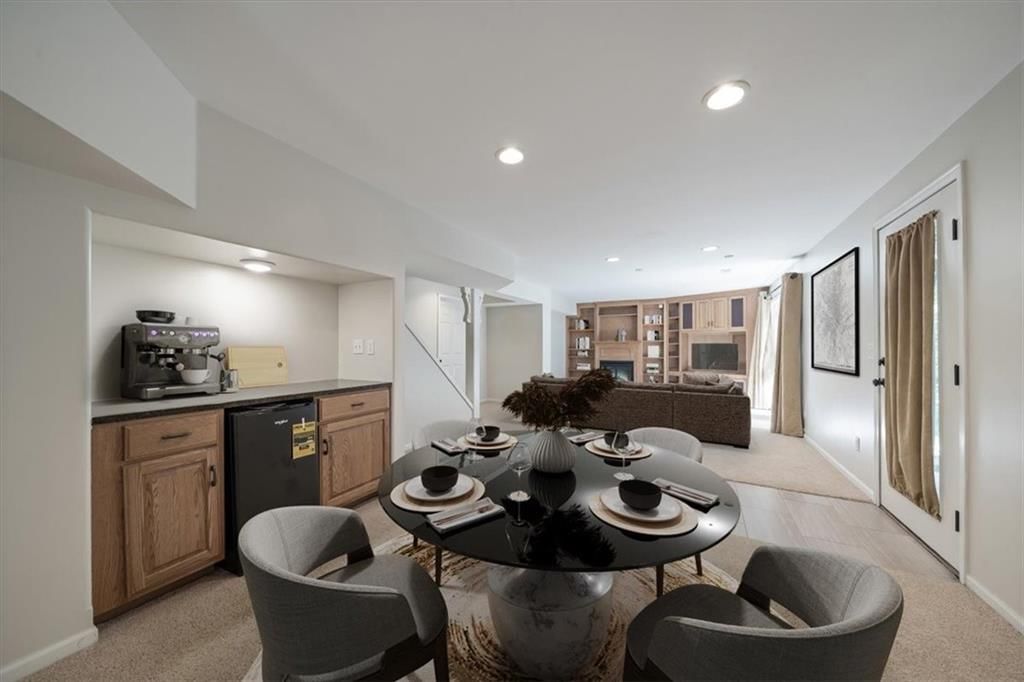 7801 N Revere Drive — photo 48