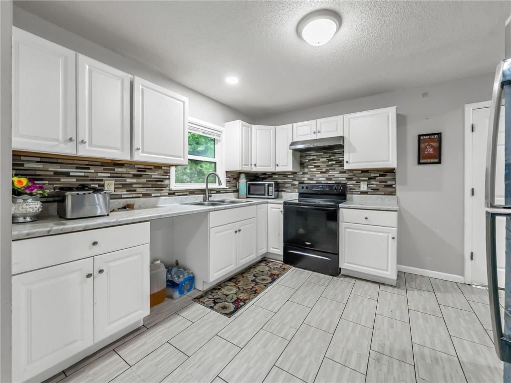 11805 Fuller Avenue — photo 7