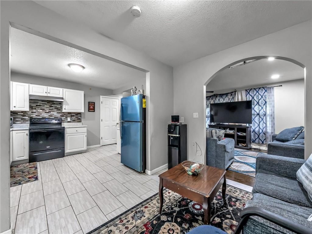 11805 Fuller Avenue — photo 9