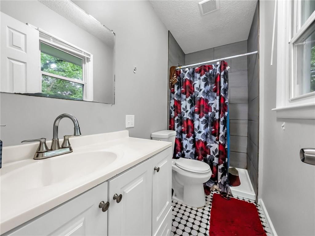 11805 Fuller Avenue — photo 13