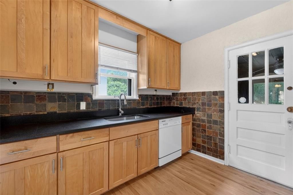 2112 W 48th Terrace — photo 15