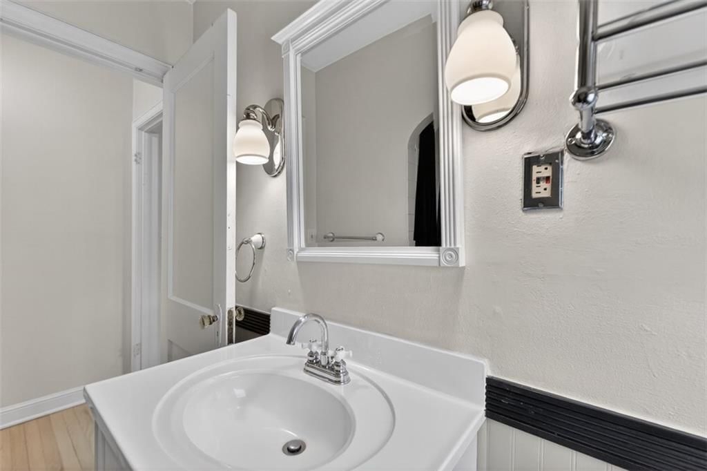 2112 W 48th Terrace — photo 17